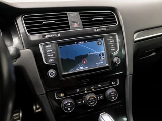 Volkswagen Golf Volkswagen Golf 1.4 TSI GTE Sport 204Pk Automaat (APPLE CARPLAY, NAVIGATIE, CLIMATE, LEDEREN SPORTSTOELEN, PARKEERSENSOREN, GETINT GLAS, CRUISE, NIEUWE APK, NIEUWSTAAT) - afbeelding nr 25