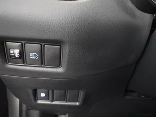 Toyota C-HR Toyota C-HR 1.8 Hybrid Dynamic | Trekhaak | Parkeersensoren V+A | Navigatie - afbeelding nr 26