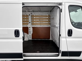 Peugeot Boxer Peugeot Boxer 330 2.2 BlueHDi 120 L1H1 Premium Navigatie Achteruitrijcamera Betimmering Cruise Control - afbeelding nr 21