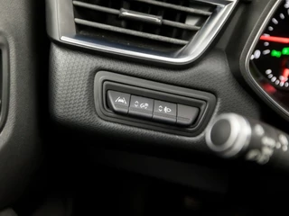 Renault Clio (NIEUW MODEL, APPLE CARPLAY, GROOT NAVI, PARKEERSENSOREN, GETINT GLAS, SPORTSTOELEN, CRUISE, LED KOPLAMPEN, NIEUWE APK, NIEUWSTAAT) - afbeelding nr 24
