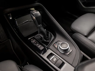 BMW X1 BMW X1 xDrive25e Sportline 221Pk Automaat (GROOT NAVI, DEALER ONDERHOUDEN, SFEERVERLICHTING, CLIMATE, LEDER, STOELVERWARMING, SPORTSTOELEN, GETINT GLAS, ELEK ACHTERKLEP, NIEUWE APK, NIEUWSTAAT) - afbeelding nr 11