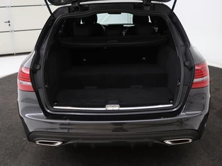 Mercedes-Benz C-Klasse Mercedes-Benz C-klasse 300e AMG Night | Adaptive cruise |  Stoelverwarming | Carplay | Leder/Alcantara | Camera | Navigatie | Full LED - afbeelding nr 11