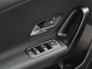 Mercedes-Benz A-Klasse Mercedes-Benz A-Klasse 160 Business Solution [DIGITAL DASHBOARD, APPLE CARPLAY, ANDROID, CAMERA, PDC V+A, STOELVERWARMING, CRUISE, NIEUWSTAAT] - afbeelding nr 11