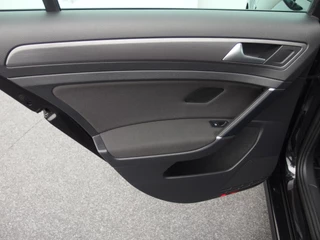 Volkswagen Golf AUTOMAAT / NAVI / CLIMA / PDC / CARPLAY / BLUETOOTH / ACC - afbeelding nr 30