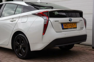 Toyota Prius Toyota Prius 1.8 Dynamic JBL Navi 17inch - afbeelding nr 18