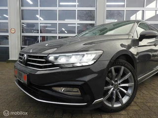 Volkswagen Passat Volkswagen Passat Variant 1.5 TSI R-Line Business + - afbeelding nr 3