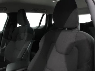 Volvo V60 Volvo V60 2.0 B3 Automaat Momentum | Navigatie | Wegklapbare Trekhaak | Climate Control | Blis | Parkeer sensoren | Cruise Control | Lichtmetalen Velgen - afbeelding nr 11