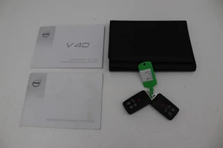 Volvo V40 Volvo V40 2.0 T4 Sport | Stoelverwarming | Full LED |  Navigatie | Leder/Alcantara | Climate control | Parkeerhulp | Cruise control | R Design - afbeelding nr 19