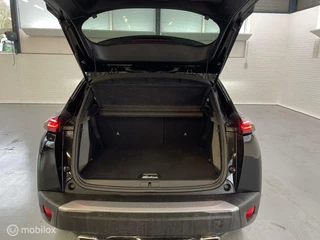 Peugeot 2008 Peugeot 2008 1.2 PureTech 130 GT eat8 leer alcantara adaptive cruise control navigatie via carplay - afbeelding nr 14