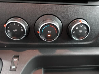 Renault Master Renault Master T35 2.3 dCi 150PK L2H2 Energy Work Edition Airco| Cruise Control| Camera| Navi| PDCA| Trekhaak| - afbeelding nr 30