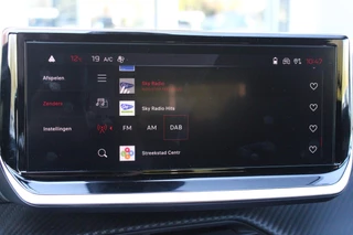 Peugeot 2008 Peugeot 2008 1.2 130PK AUTOMAAT GT PACK | ELEKTRISCH BEDIENBARE BESTUURDERSSTOEL | NAVIGATIE | FULL LED KOPLAMPEN | DRAADLOZE APPLE CARPLAY/ANDROID AUTO | ADAPTIVE CRUISE CONTROL | CAMERA VOOR + ACHTER | CLIMATE CONTROL | LICHTMETALEN VELGEN 17