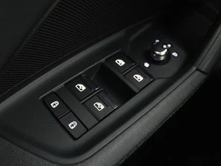 Audi A3 Audi A3 30 TFSI S edition | Carplay | Trekhaak | Sportstoelen | Navigatie | Virtual Cockpit | Half leder | Full LED | Climate control | Cruise control | Getint glas - afbeelding nr 15
