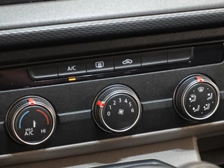 Volkswagen Transporter Volkswagen Transporter Executive+ L2H1 Navigatie Apple Carplay Trekhaak Cruise control 2-Zits Euro6 - afbeelding nr 19