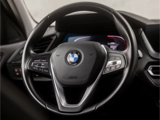 BMW 1 Serie Automaat (APPLE CARPLAY, GROOT NAVI, LEDER, LIVE COCKPIT PRO, SFEERVERLICHTING, SPORTSTOELEN, LED KOPLAMPEN, CRUISE, NIEUWE APK, NIEUWSTAAT) - afbeelding nr 17