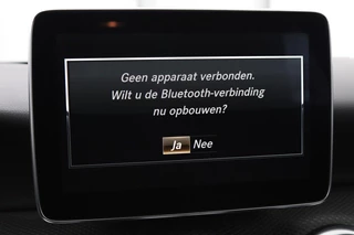 Mercedes-Benz A-Klasse Mercedes-Benz A-klasse 180 Ambition | Stoelverwarming | Full LED |  Sportstoelen | Navigatie | Half leder | Park Assist | Cruise control | Airco | Bluetooth - afbeelding nr 25