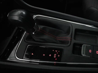 SEAT Leon SEAT Leon 2.0 TDI FR | Panoramadak | Virtual Cockpit | Maxton | Stoelverwarming | Adaptive cruise | Camera | Carplay | Sfeerverlichting | Full LED - afbeelding nr 17