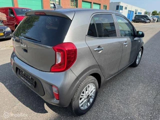 Kia Picanto Kia Picanto 1.0 67pk Automaat  Stoel en Stuur verwarming ,  Navigatie / Apple carplay  / Android auto , Achteruit camera , Bluetooth , Priveglas , Chrome handgrepen , Sport Velgen ,  9.500km !! - afbeelding nr 5