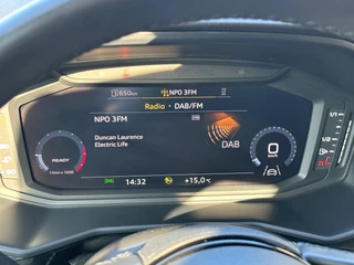 Audi A1 Sportback App Connect | Parkeersensoren v+a - afbeelding nr 3