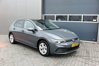 Volkswagen Golf Volkswagen Golf 1.5 TSI 96kw 130pk Style , Panorama dak , Led, Virtual cockpit ,Trekhaak uitklapbaar, PDC, Navigatie via Carplay , DAB+ , Stoelverwarming,Alcantara bekleding, etc. - afbeelding nr 2