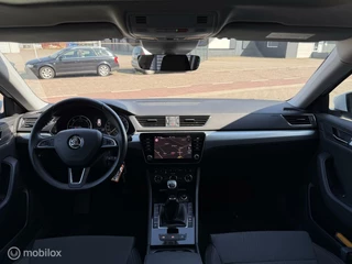 Škoda Superb Skoda Superb Combi 1.6 TDI Ambition PANORAMADAK, TREKHAAK - afbeelding nr 11