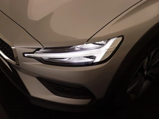 Volvo V60 Volvo V60 Cross Country B5 AUT(8) PLUS BRIGHT SCHUIFDAK ACC BLIS KEYLESS 360GR CAM - afbeelding nr 36