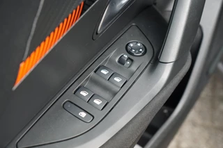 Peugeot 2008 Peugeot 2008 1.2 PureTech Active Pack - Gris Platinium - Carplay/Nav/Cruise - afbeelding nr 32