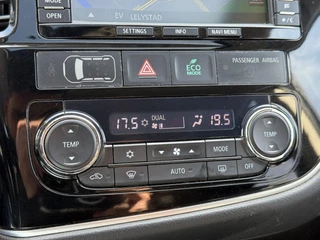 Mitsubishi Outlander Mitsubishi Outlander 2.0 PHEV Instyle 2e Eigenaar,Navi,Schuifdak,Camera,Stoelverwarming,Leder,Clima,Cruise,Pdc V+A,Nieuwe Apk bij Aflevering - afbeelding nr 14
