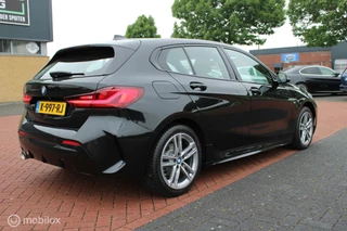 BMW 1 Serie BMW 1-serie 118i M Sport High Executive, Sportstoelen, Carplay, Pdc voor + achter, Stoelverwarming, Cruise, Clima. - afbeelding nr 10