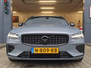 Volvo V60 Volvo V60 2.0 T8 Recharge AWD R-Design - 1 JR GARANTIE / EXTRA SET / TREKHAAK / PANO / 360CAM / H-K / LEDER+MEMORY / VOORRUITVERW! - afbeelding nr 3