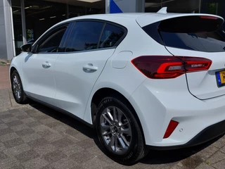 Ford Focus Ford Focus 1.0 EcoBoost 125pk Hybrid Titanium X | Navi | Apple Carplay + Android Auto | Clima | Cruise | Led Koplampen | Pdc V+A+Camera | Stoel+Stuurwielverwarming | Privacy Glass | 16''lm - afbeelding nr 37
