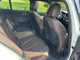 BMW 1 Serie BMW 1-serie 116i M Sport Shadow - afbeelding nr 21