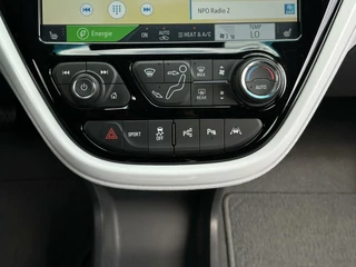 Opel Ampera-e Opel Ampera-e Business executive 60 kWh, NL AUTO, NAP, BOSE, LEDER, NAVI, CRUISE, KEYLESS, CAMERA, DODEHOEK, ECC-AIRCO, STOEL/STUURVERWARMING, LICHTMETAAL 17