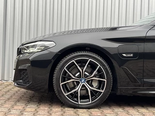 BMW 5 Serie BMW 5 Serie Touring 530e xDrive High Executive | M-Sportpakket | Panorama Dak - afbeelding nr 4