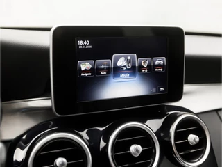 Mercedes-Benz C-Klasse 279Pk Automaat (GROOT NAVI, LUCHTVERING, CAMERA, LEDER, STOELVERWARMING, GETINT GLAS, ELEK SPORTSTOELEN, ELEK ACHTERKLEP, ZWART HEMEL, NIEUWE APK, NIEUWSTAAT) - afbeelding nr 25