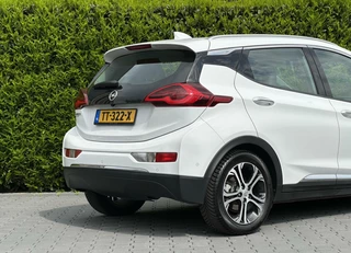 Opel Ampera-e Opel Ampera-e Business executive 60 kWh, NL AUTO, NAP, BOSE, LEDER, NAVI, CRUISE, KEYLESS, CAMERA, DODEHOEK, ECC-AIRCO, STOEL/STUURVERWARMING, LICHTMETAAL 17