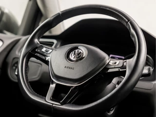 Volkswagen Golf Volkswagen Golf 1.0 TSI Sportline (APPLE CARPLAY, GROOT NAVI, CLIMATE, STOELVERWARMING, DYNAMISCHE KNIPPERLICHTEN, MASSAGE, ALCANTARA, ADAPTIVE CRUISE, PARKEERSENSOREN, GETINT GLAS, LM VELGEN, NIEUWSTAAT) - afbeelding nr 20