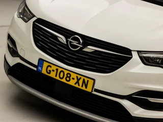 Opel Grandland X Automaat (PANORAMADAK, APPLE CARPLAY, GROOT NAVI, STUUR/STOELVERWARMING, LEDER, SPORTSTOELEN, GETINT GLAS, CAMERA, ELEK ACHTERKLEP, DAB+, NIEUWE APK, NIEUWSTAAT) - afbeelding nr 31