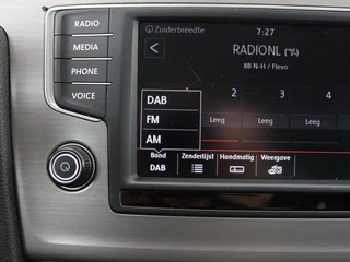 Volkswagen Golf Volkswagen Golf 1.0 TSI Business Edition Connected | Automaat |  Camera | Navigatie | Trekhaak | Climate control | Sportstoelen | Cruise control | Parkeerhulp | Bluetooth - afbeelding nr 17