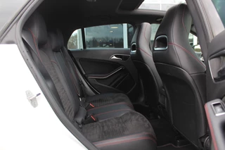 Mercedes-Benz CLA Mercedes-Benz CLA Shooting Brake 180 / Panoramadak / Camera / Half leder / Navigatie / 18'' / LED Koplampen / Stoelverwarming / Cruise Control - afbeelding nr 12