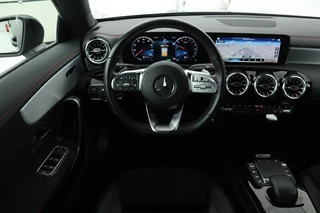 Mercedes-Benz CLA Mercedes-Benz CLA-klasse 250e AMG Night | Stoelverwarming | Carplay |  Camera | Sfeerverlichting | Leder/Alcantara | Full LED | Widescreen - afbeelding nr 3
