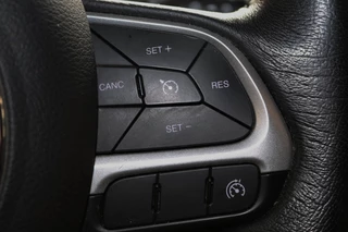Jeep Renegade Jeep Renegade 1.4 MultiAir Limited Airco l Cruise l Keyless l NAVI l Trekhaak - afbeelding nr 14