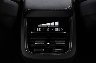 Volvo XC60 | Dig. Cockpit | Adapt. Cruise | Memory Stoelen | Elek. Klep | Stoelverw. | Camera | NAV+App. Connect | LM 19