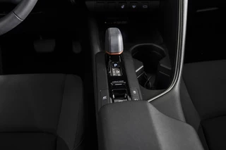 Toyota C-HR Toyota C-HR 2.0 Hybrid 200 Dynamic | Dig. Cockpit | Adapt. Cruise | Stoel-+Stuurverw. | PDC | Camera | NAV + App. Connect | ECC | LM 18