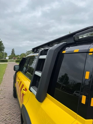 Land Rover Defender Land Rover Defender 3.0 110 MHEV X-dynamic HSE 6 cil grijs kenteken - afbeelding nr 4