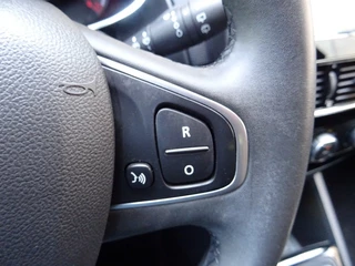 Renault Clio Renault Clio 0.9 TCE LIMITED NAVI BLUETOOTH PDC LICHTMETAAL - afbeelding nr 28