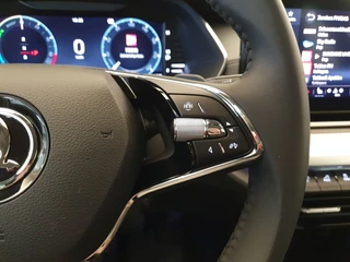 Škoda Octavia Škoda Octavia Combi 1.4 TSI 204pk DSG/AUT iV PHEV Business Edition Wegklapbare trekhaak, Camera - afbeelding nr 17