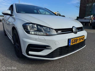 Volkswagen Golf Volkswagen Golf 1.5 TSI Highline Business R-Line edition  150pk,  DSG Automaat , Navigatie , Parkeerhulp Voor & Achter , Verwarmde voorstoelen , Prive glas , Velgen zwart incl all weahter banden  , - afbeelding nr 11