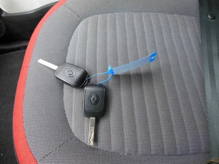 Renault Twingo Renault Twingo 1.0 SCe Collection Staat in De Krim - afbeelding nr 13