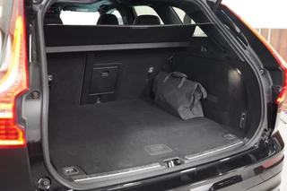 Volvo XC60 Volvo XC60 2.0 T8 AWD R-Design Lucht|Pano|Memory|Leder|Dodehoeksdetectie|Camera - afbeelding nr 55