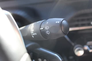Peugeot 2008 Zo goed als nieuw, slechts 7.500km ! Navigatie, airco, telefoonvoorb. metallic lak, LM wielen, Isofix, Apple Carplay/Android auto etc, etc. - afbeelding nr 11